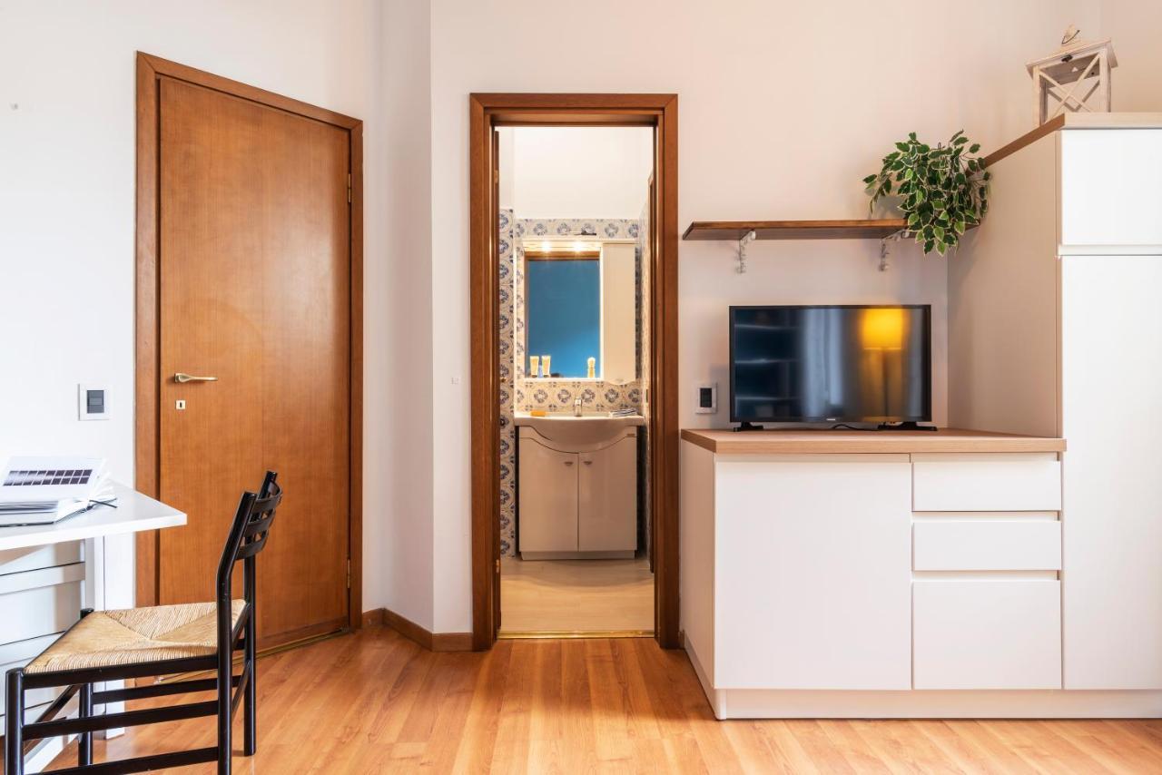 Casa Blu Flexyrent Apartment Wifi - No Ac 밀라노 외부 사진