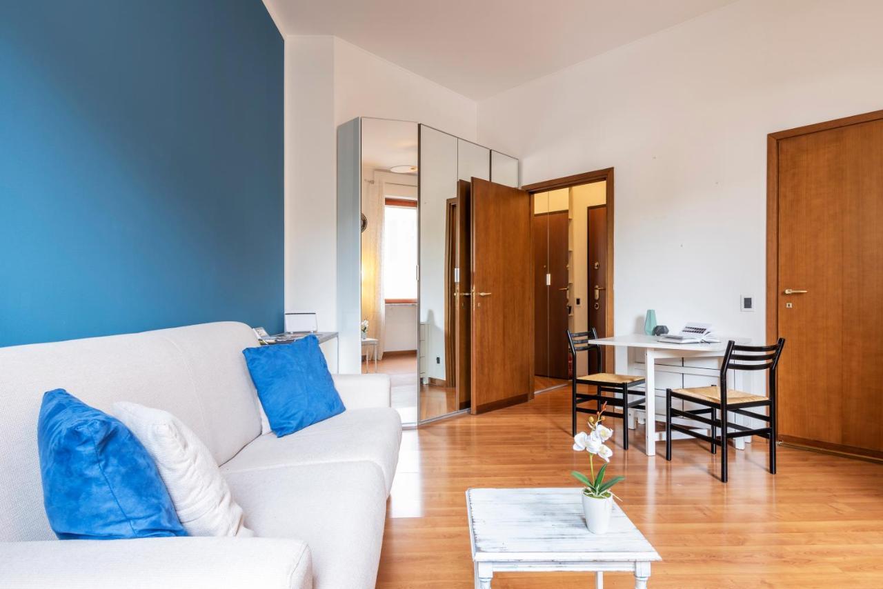 Casa Blu Flexyrent Apartment Wifi - No Ac 밀라노 외부 사진